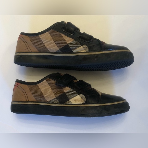 Burberry size 2 kids shoes - Picture 2 of 6